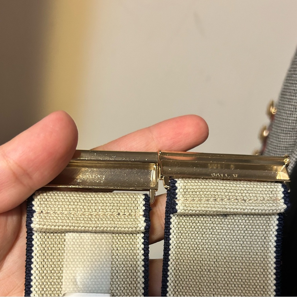 Tommy Hilfiger begs elastic belt with gold closure and blue /white stripe deisgn - Picture 3 of 3